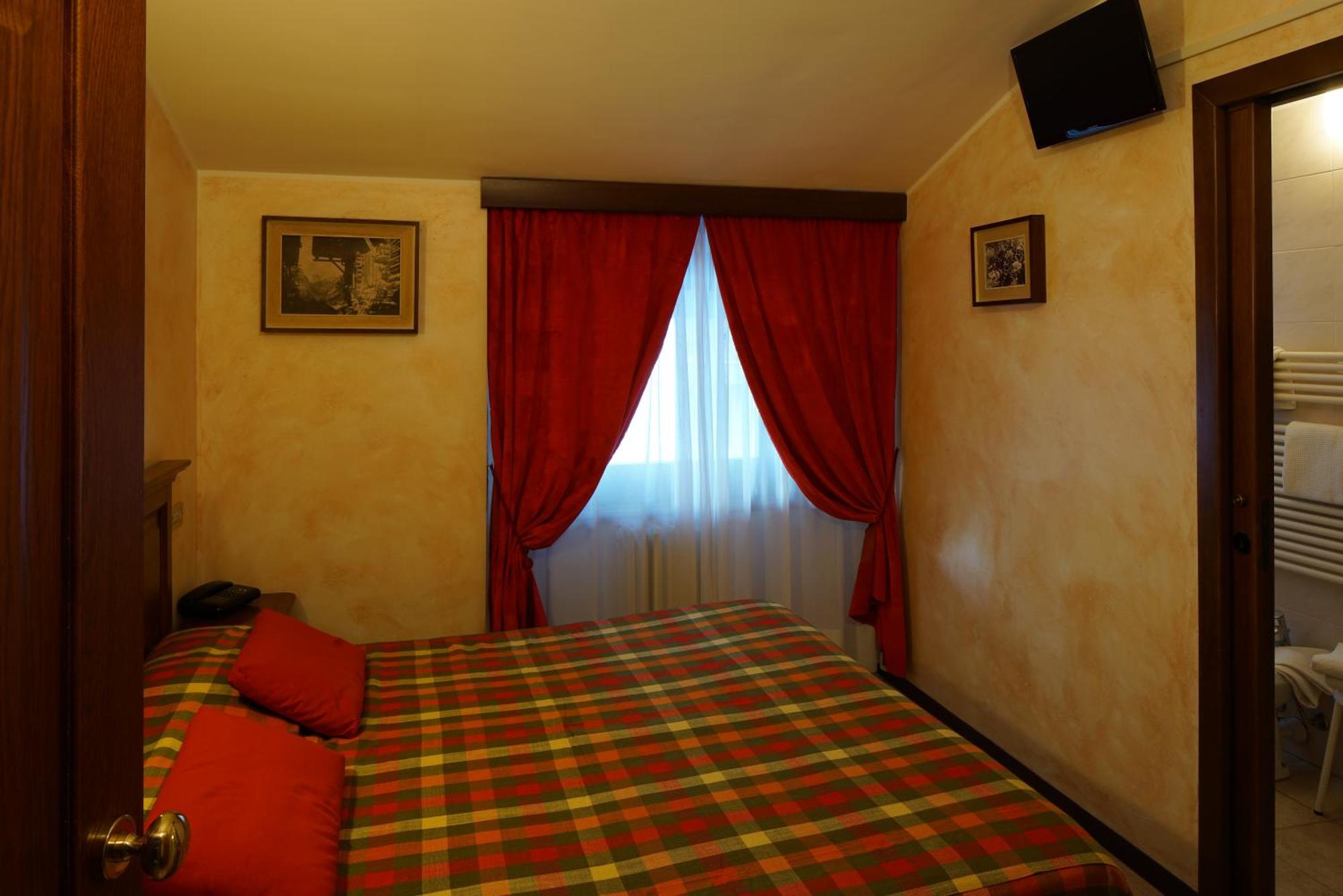 Hotel Al Caminetto Valtournenche Exterior photo