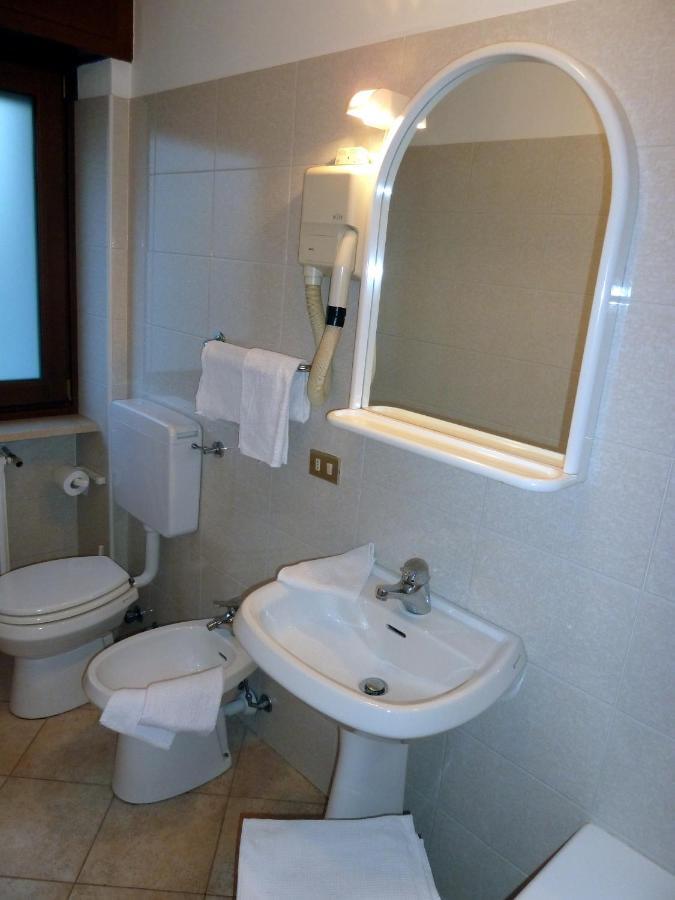 Hotel Al Caminetto Valtournenche Room photo
